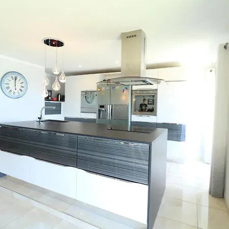 Fantastic Sea View For 2 Bedroom Up To 6 People 327 Apartment *